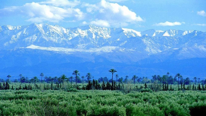 Entre sommets enneigés, palmeraies, et océan atlantique, un circuit berbère étonnant vous attend !