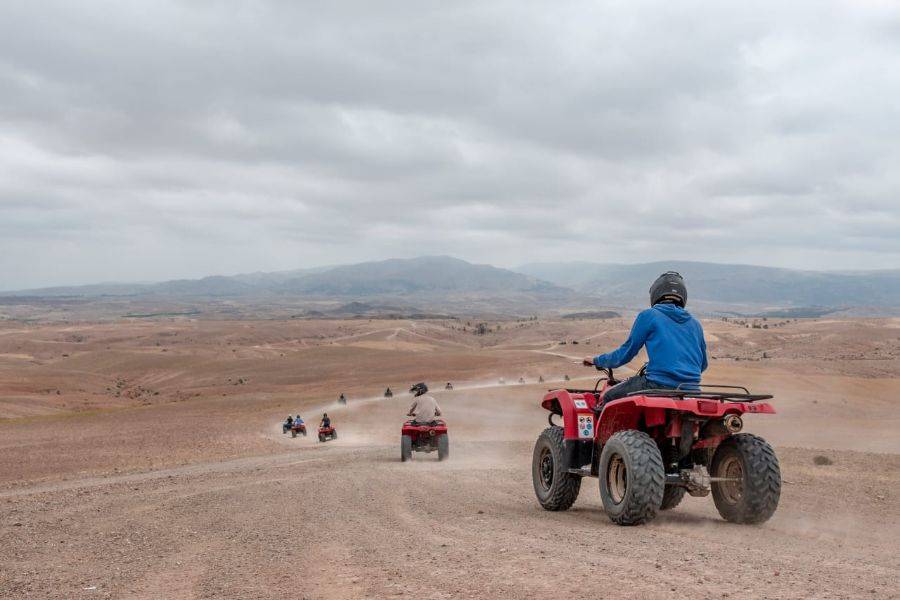 Balade en Chameau et Quad dans le désert rocheux d'Agafay 