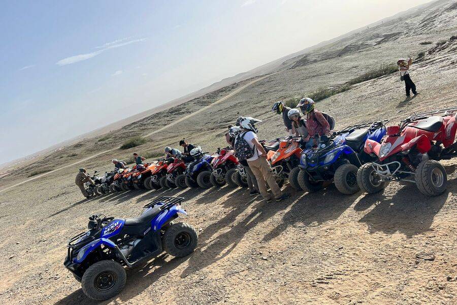 Quad et spectacle en direct et dîner dans le désert d'Agafay