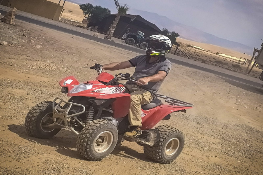 Quad, Balade de Chameau et Dîner dans le désert rocheux d'Agafay 
