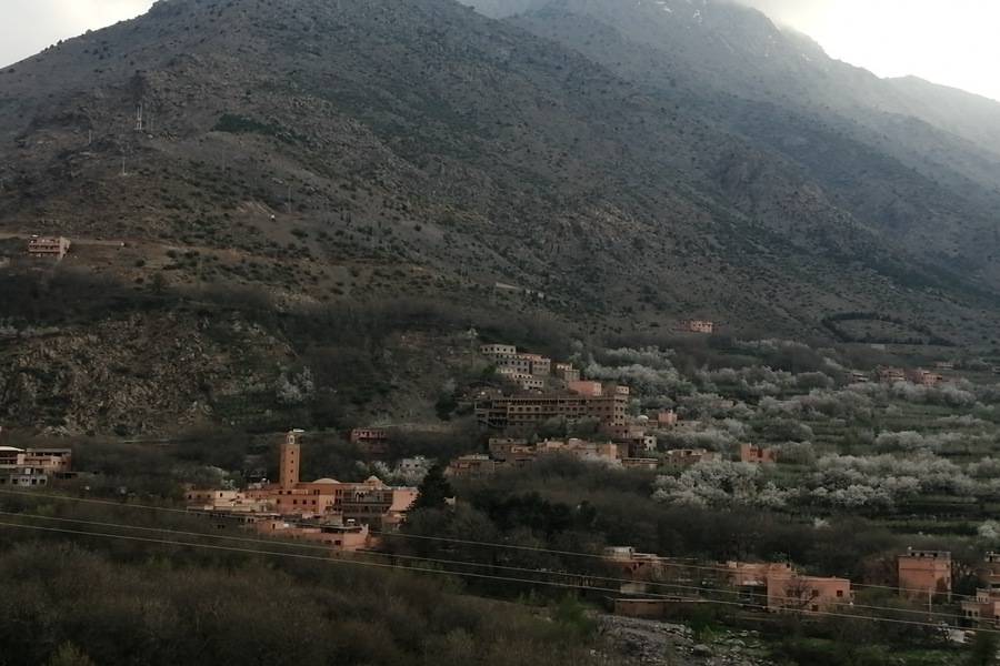 Haut Atlas Imlil avec balade à dos de chameau et dîner dans le désert d'Agafay
