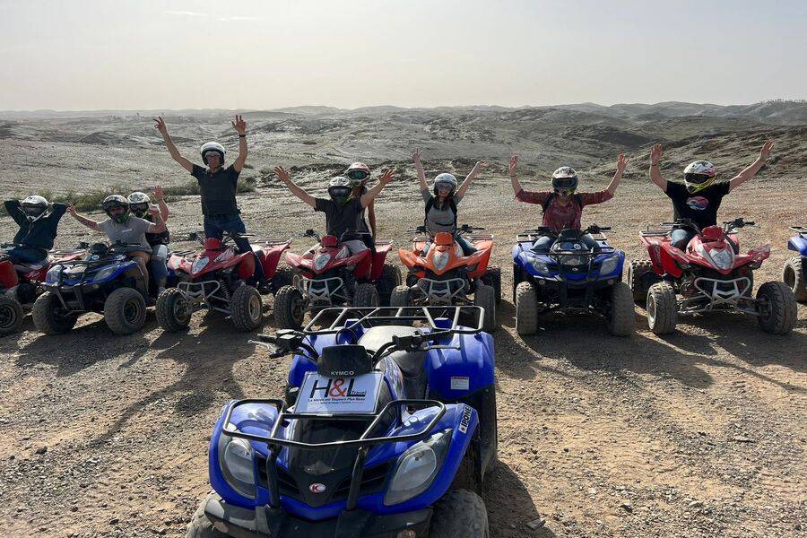 Quad et spectacle en direct et dîner dans le désert d'Agafay