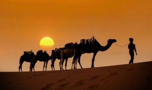 Depuis Marrakech : Désert de Merzouga en 3 jours – Circuit privé et camp de luxe
