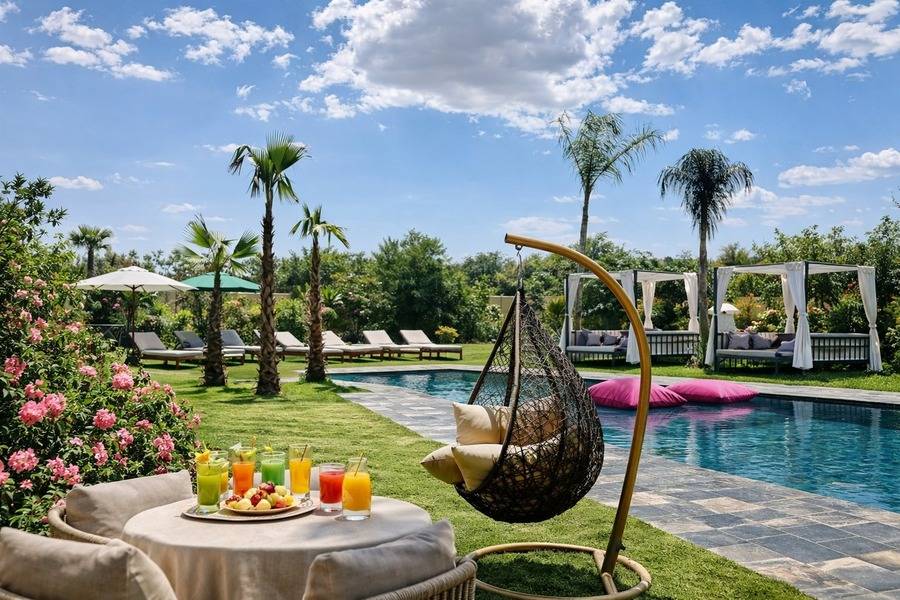 Vol en montgolfière au lever du soleil à Marrakech, accès piscine à la journée et déjeuner